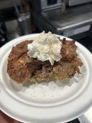 Cinnamon roll bread pudding