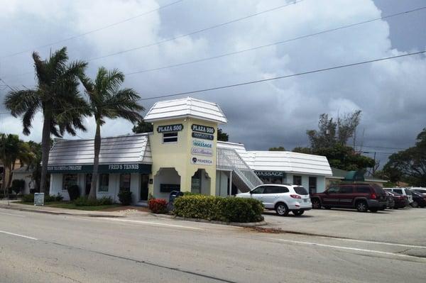 Eila's Alterations is easy to find in Plaza 500, Delray Beach, FL, 33483. Parking available.