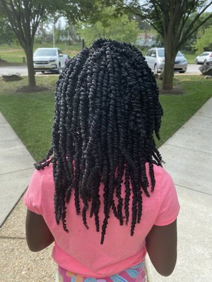 10" passion twists purchased from Amazon. My daughter is 4'6"