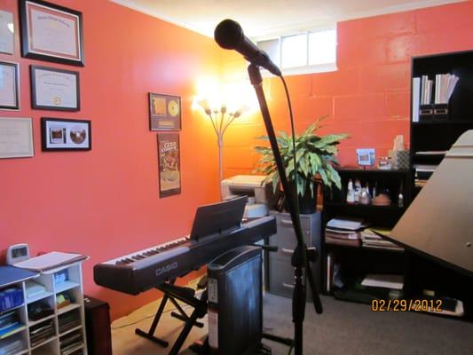 Tiny Voice Box - a modern singing studio.