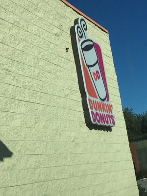 Dunkin Donuts -- Route 140 Plaza: 30 Commercial Street / Route 140, Foxborough          Exterior