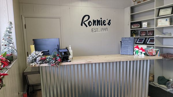 Ronnie's Dry Cleaners