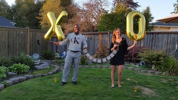 XO letter balloons for the engaged couple - perfect for engagement photos, reception or your wedding ceremony!