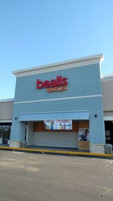 Bealls Outlet is under construction but is still open.