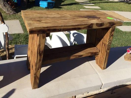 Rustic benches: new and recycled wood