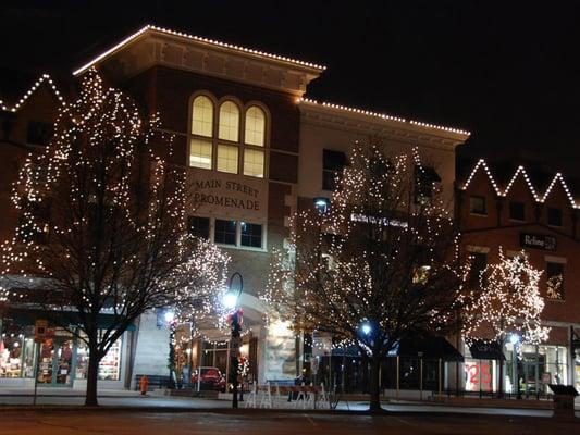 Holiday at the Promenade Naperville