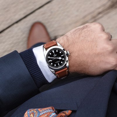 The all-rounder Black Bay. The Tudor Black Bay 41. 41 mm steel case, black dial, brown leather strap.