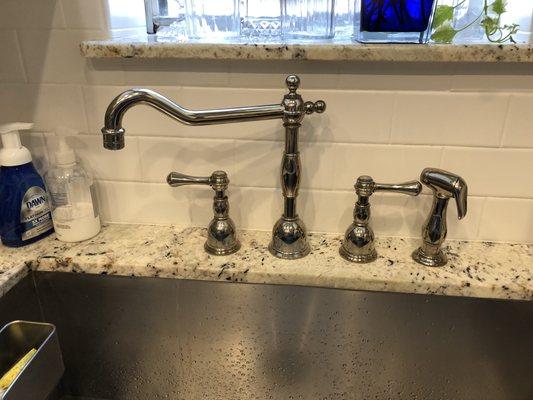 Kitchen faucet install