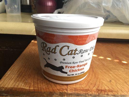 Rad Cat - 24oz tub of chicken