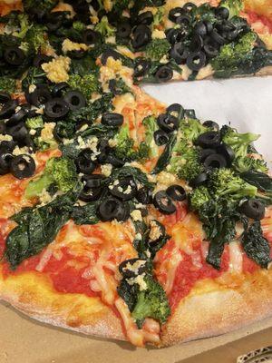 16" Vegan Veggie Explosion Special Pie