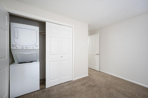 2 Bed / 2 Bath - End Unit - 1,160 sq ft