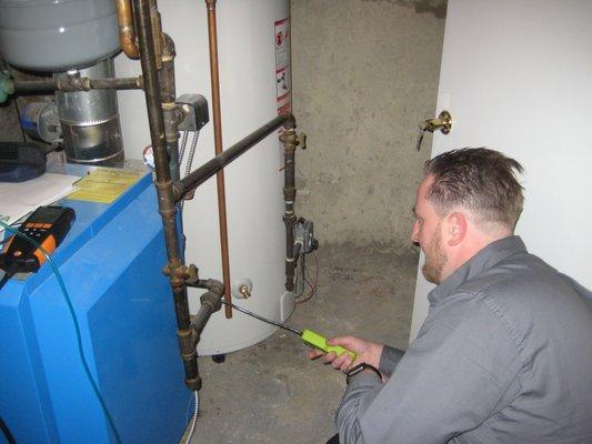 Our comprehensive energy efficiency assessments check your boiler to determine efficiency, proper venting & evidence of possible back draft