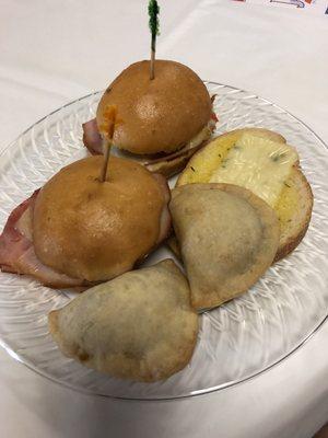 9/9/18. A small sampling of event fare: Muffuletta Sliders, Mini Natchitoches Meat Pies, and Garlic Cheesy Toast. All filling, quite tasty!