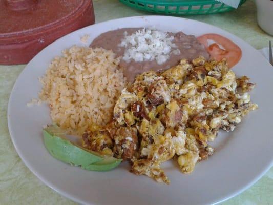 Huevos con chorizo, $5.99.