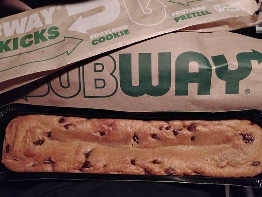 Footlong cookie