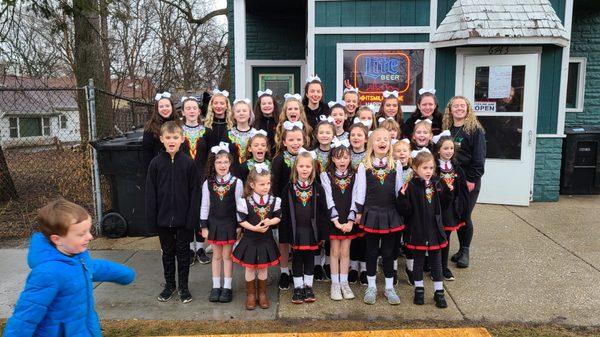 St. Patrick's Day 2023! Trinity Irish Dancers entertaining the customers and the neighbors outdoors!