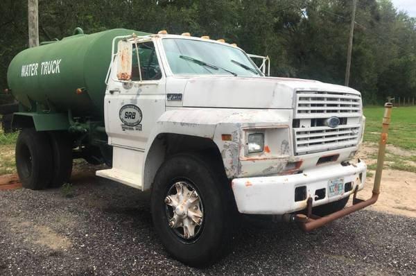 Ford 1990 F700 Diesel Water truck, 1800 gallon water tank