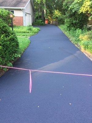 Sealcoating driveway