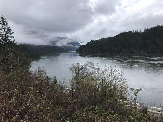 Scenic view of the Columbia River Gorge from the Cascade Locks Trailhead