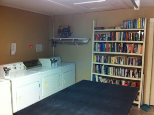 Laundry room / Library