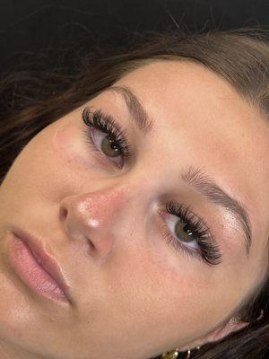 Full set of hybrid lashes!