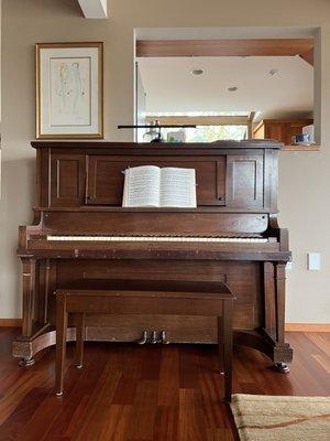 1910 Estey Upright Piano