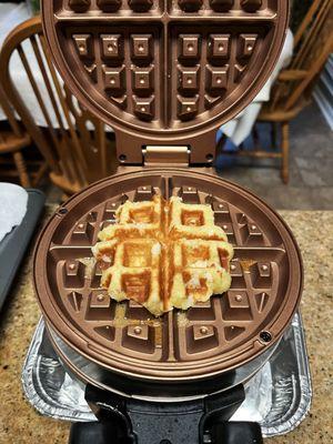 Crux waffle maker