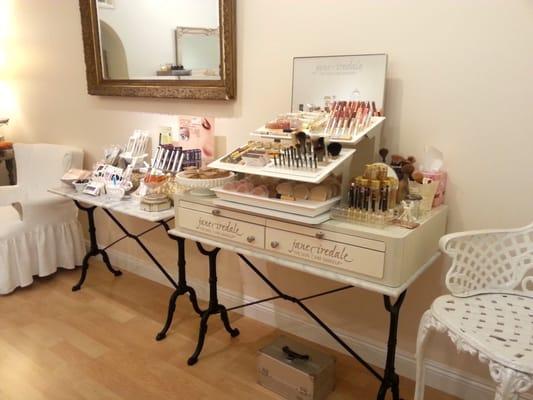 Natural cosmetics by Jane Iredale.