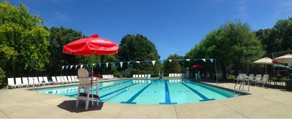 The outdoor pool is very nice (and the club is renovating it in the fall!) and the lifeguards are extremely courteous!