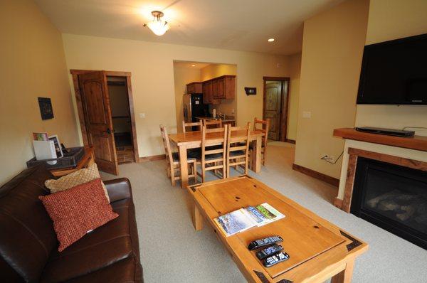 Three Bedroom condo in The Pines at Whitefish Mountain Resort! 
 https://www.lakeshorerentals.us/vacation-rental-home.asp?PageDataID=104157