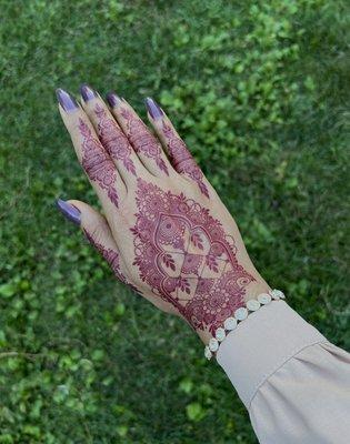 Henna temporary tattoo