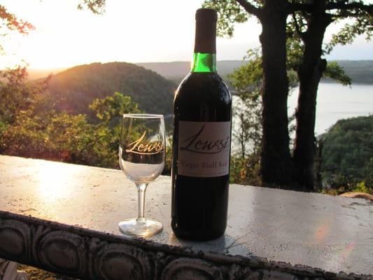 Enjoy your wine relaxing on Virgin Bluff at Lewsi Winery