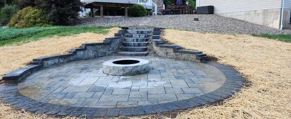 We specialize in a variety of outdoor living hardscapes this is a great highlight of what techo-bloc has to offer.