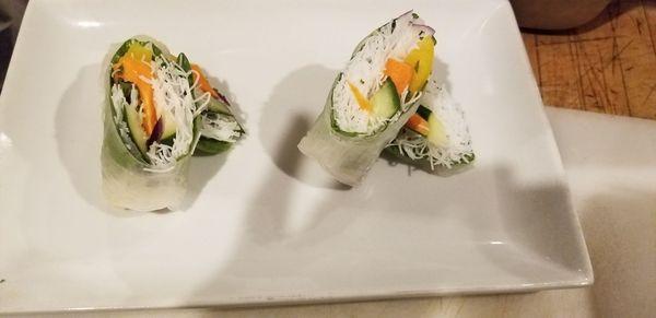 FRESH ROLLED VEIT SPRING ROLLS