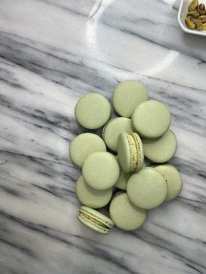 Pistachio macaron