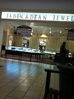 Don Roberto Jewelers