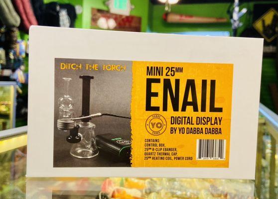 E-nail. Mini e-nail digital display. Ditch the torch