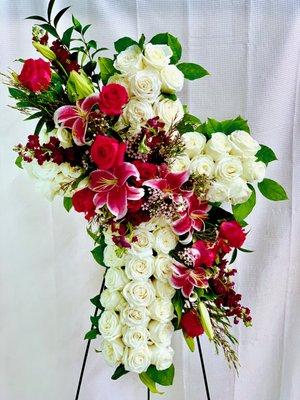 Beautifully designed fresh arrangement!!