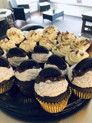 Oreo and red velvet cupcakes