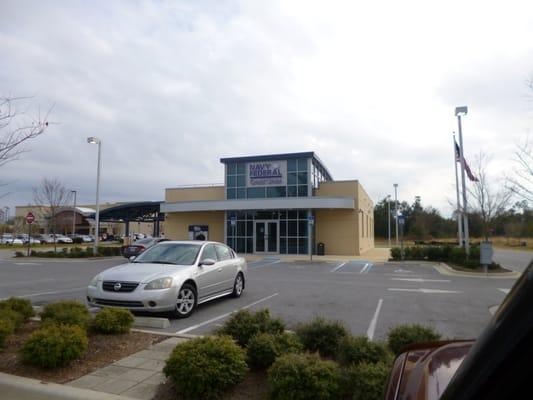 A pic front of the branch taken from the parking lot, which was designed by a bunch of drunk, lobotomized clowns.