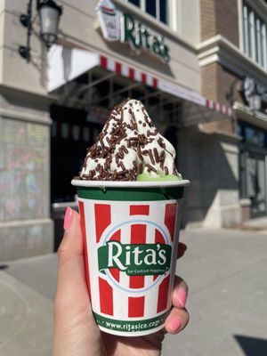 Juicy Pear Gelati with Chocolate Sprinkles