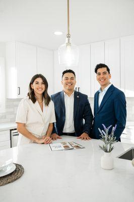 Gio Ruiz - Exp Realty