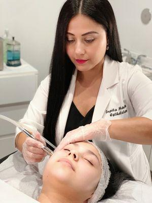 Esthetician Lupita