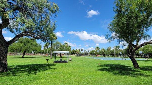 Basketball courts, picnic areas