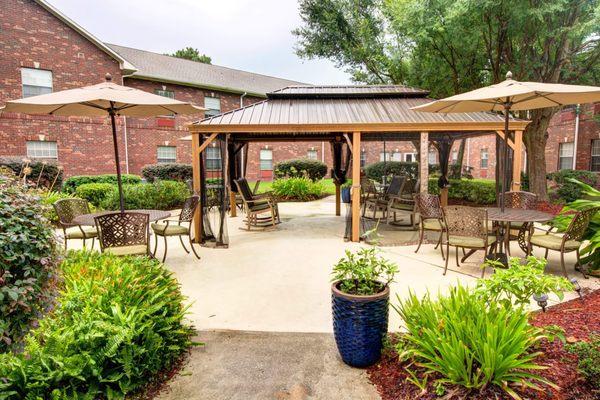 Laketown Village | Assisted Living & Memory Care | Kenner, LA | Covered patio