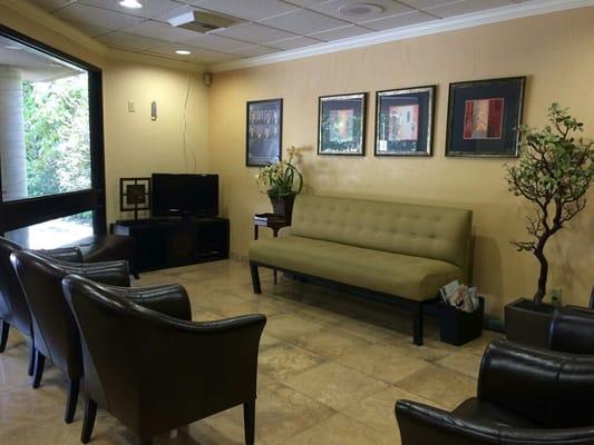 Riverside Plastic Surgery waiting room