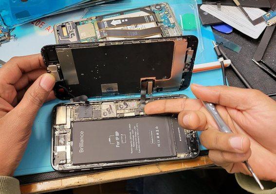 Latest iPhone and Samsung Repair