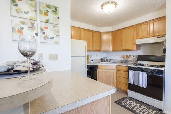 Kitchen and Breakfast Bar at Ashmore Trace Apartments