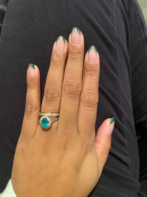 Green and gold Christmas nails