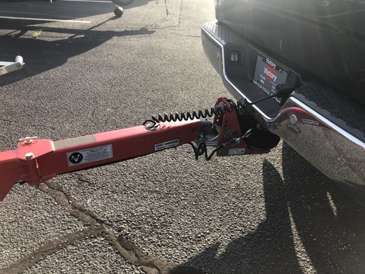 Using air hitches for boats to tow smoother and allow the hitch to take the abuse of rough roads instead of boat and tow vehicle